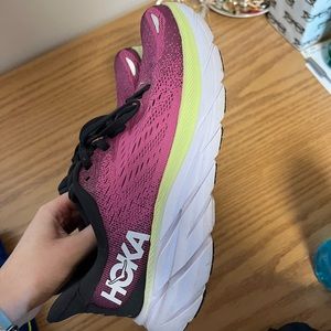 Clifton 8 (worn twice amazing condition)